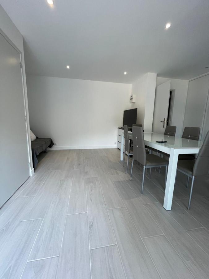 Appartement Bas De Villa Avec Piscine Privee Partagee Proche Bord De Mer Кан сюр Мер Екстериор снимка