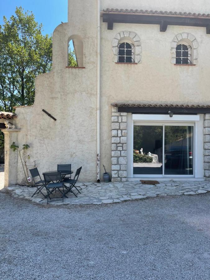 Appartement Bas De Villa Avec Piscine Privee Partagee Proche Bord De Mer Кан сюр Мер Екстериор снимка